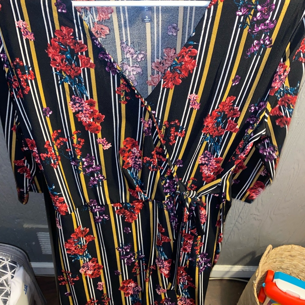 Massini floral wrap dress size S